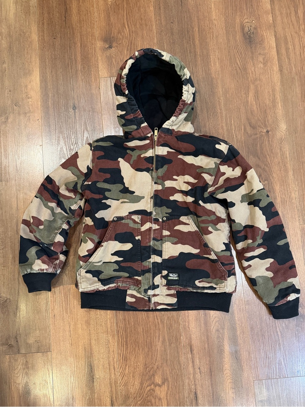 Vintage Walls Blizzard Pruf insulated camo work jacket kids size XL